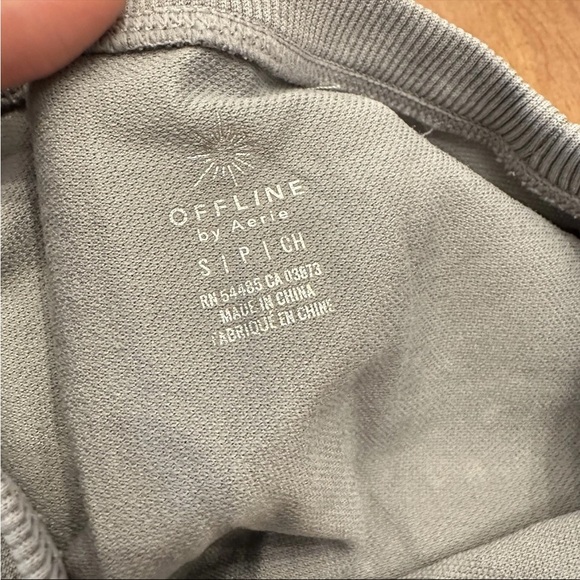 Offline By Aerie Gray Muscle Tee With Sun Rays Size Small - Picture 3 of 3